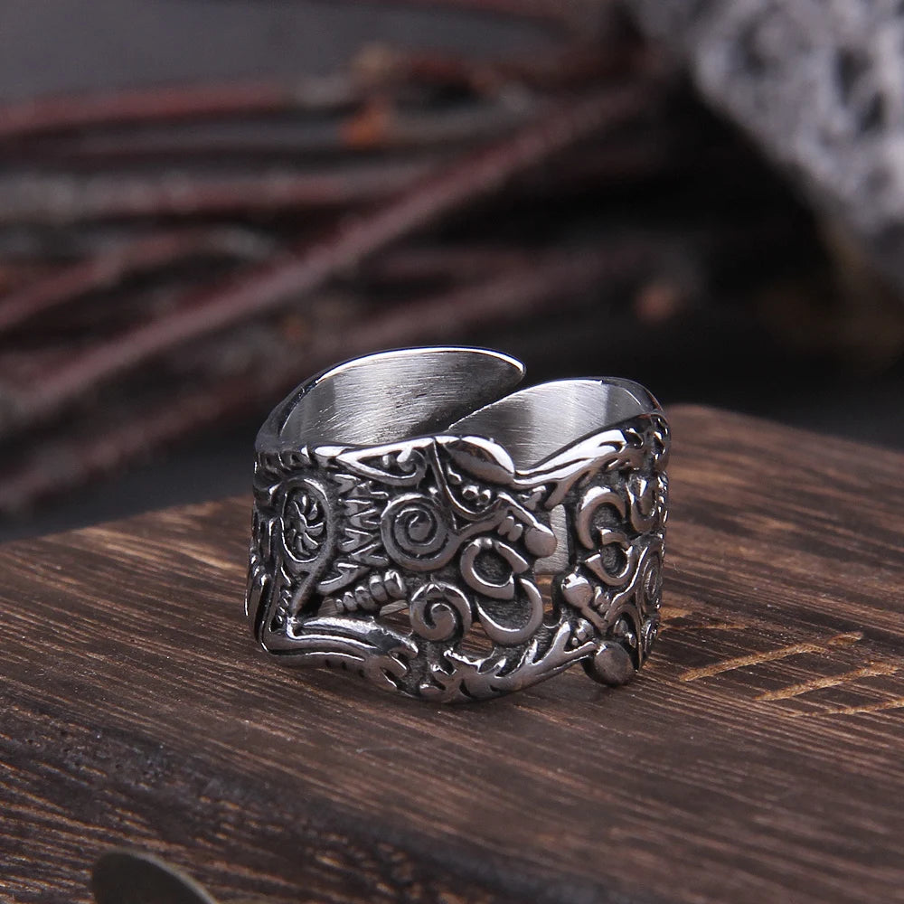 Viking Vegvisir Wolf Ring - Stainless Steel With Wooden Box